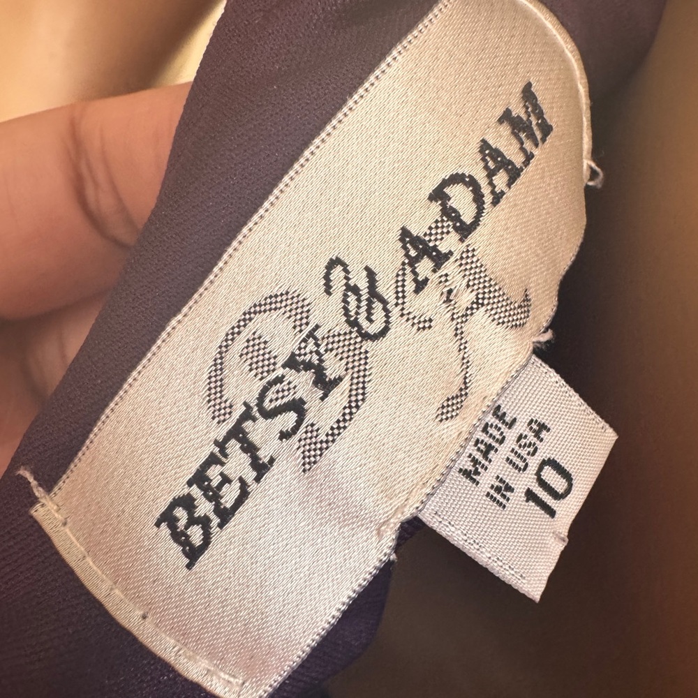 Betsy Adam’s Elegant Purple Evening Gown size 10 used - Picture 8 of 9